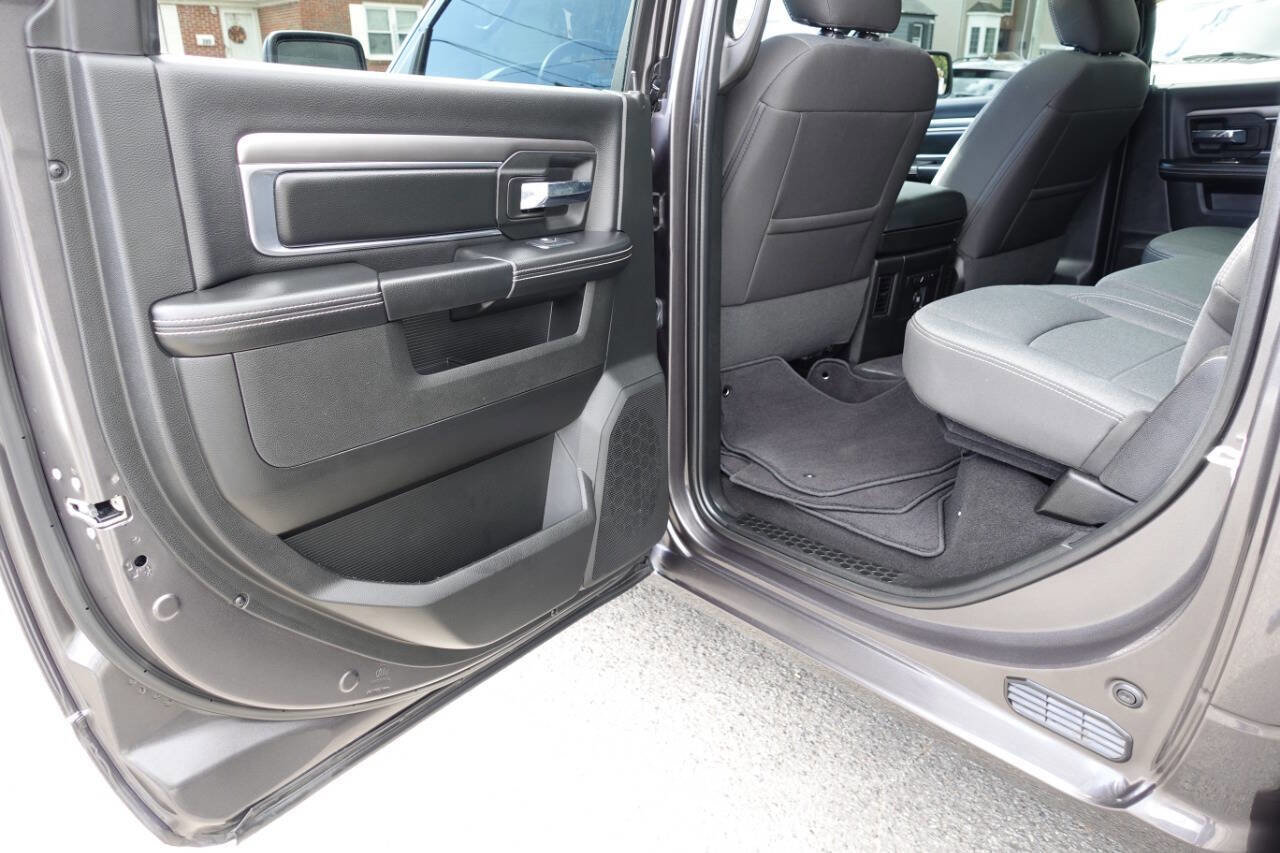 Used 2023 RAM 1500 Classic Warlock image 22
