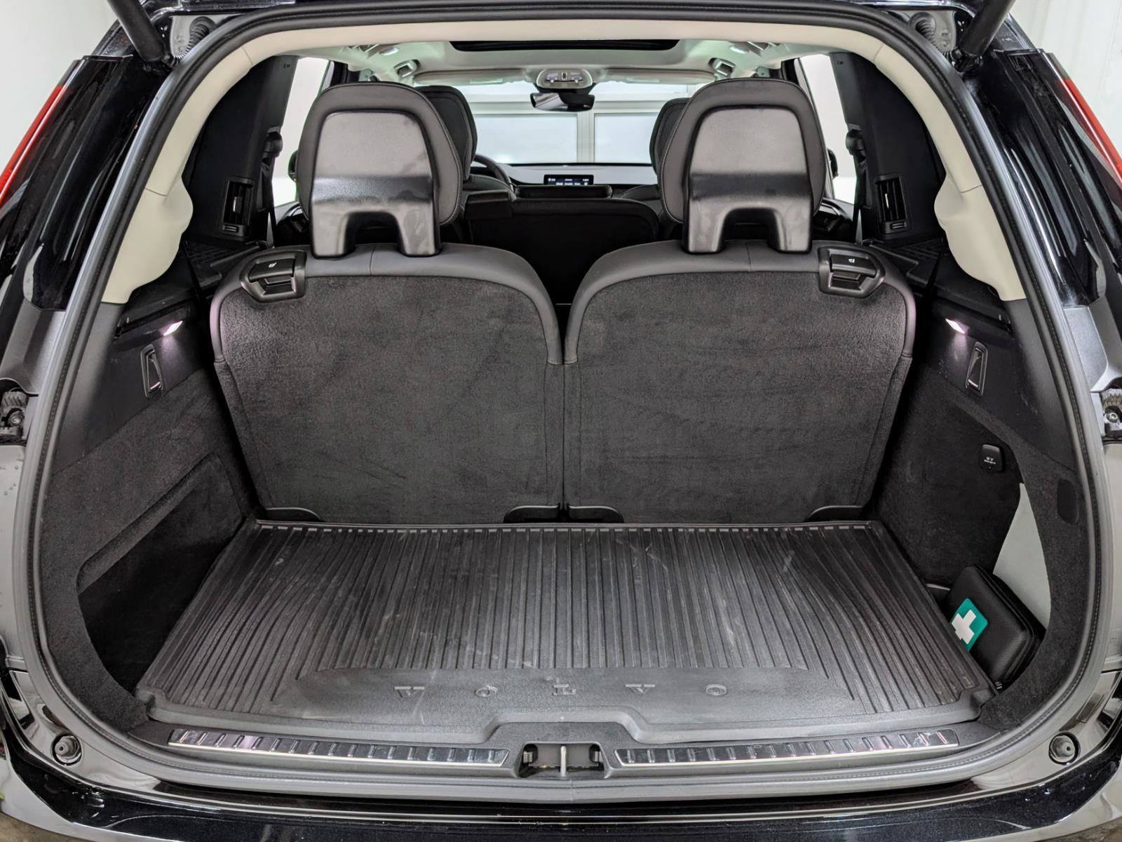 Used 2025 Volvo XC90 B5 Core w/ Protection Package Premier image 23