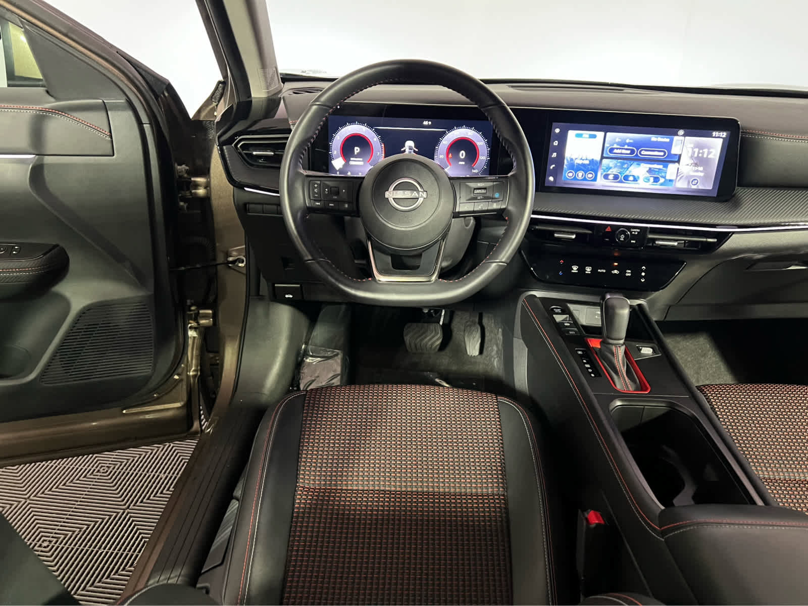 Used 2025 Nissan Kicks SR image 13
