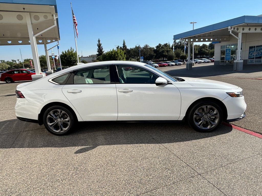 Used 2025 Honda Accord EX-L image 4