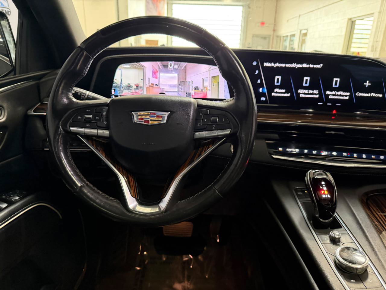 Used 2023 Cadillac Escalade Premium Luxury AWD/4WD image 30