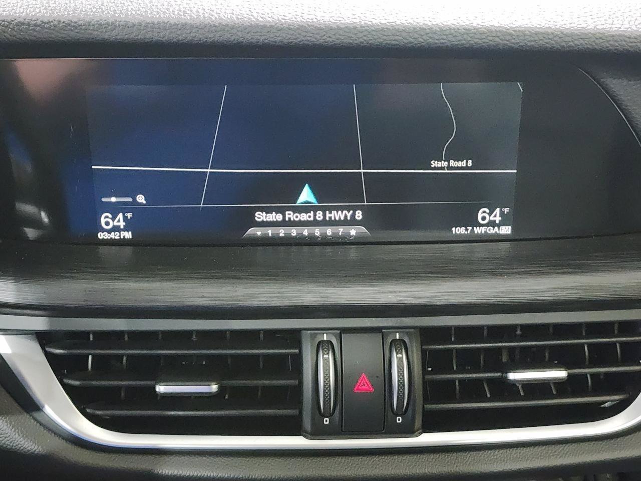 Used 2018 Alfa Romeo Stelvio AWD image 15