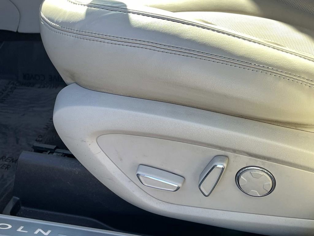 Used 2019 Lincoln MKC Select w/ Select Plus Package image 28