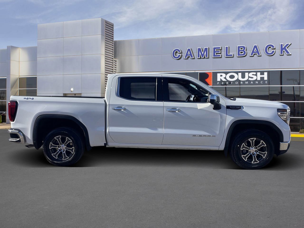 Used 2024 GMC Sierra 1500 SLT image 7