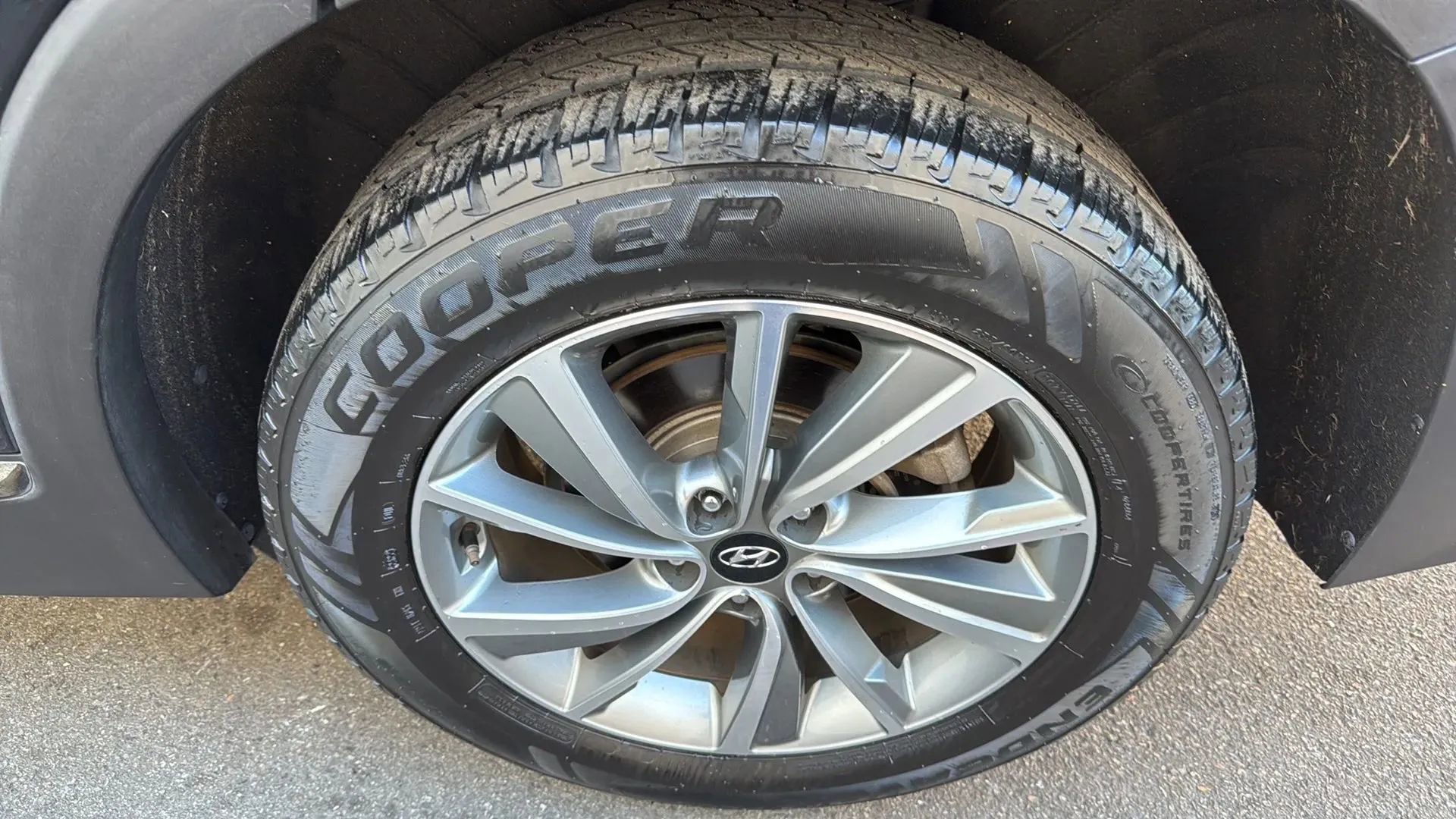 Used 2019 Hyundai Santa Fe SEL image 9