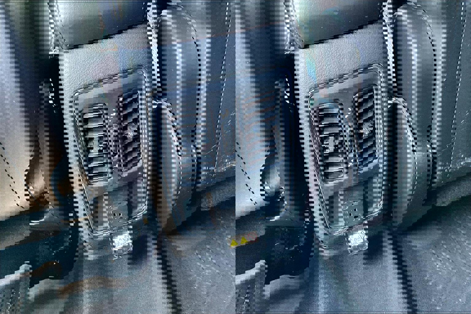 Used 2015 Jeep Grand Cherokee Altitude image 11