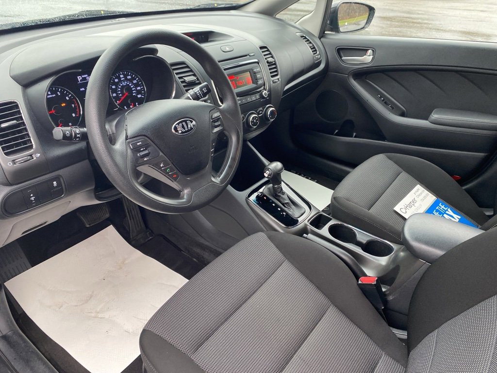 Used 2017 Kia Forte LX image 17