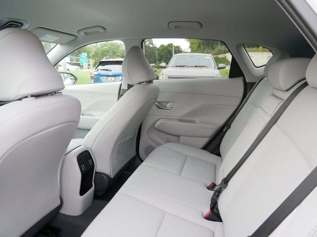 Used 2026 Hyundai Kona SEL Premium AWD/4WD image 13