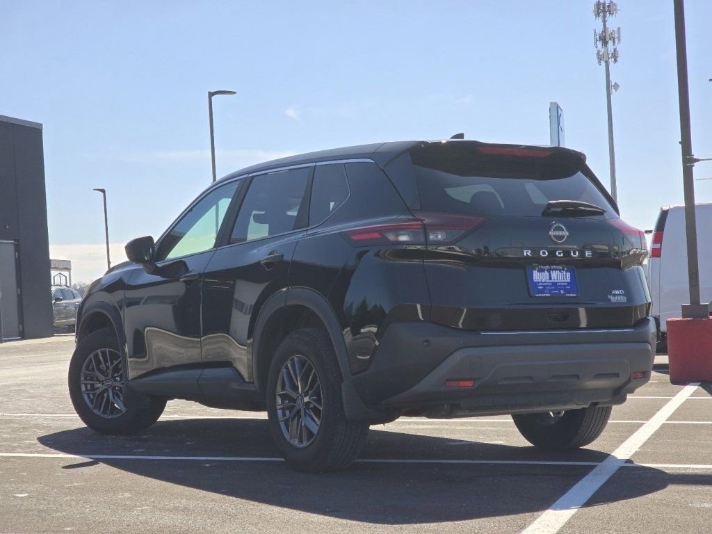 Used 2023 Nissan Rogue S image 9