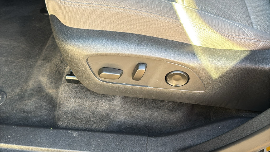 Used 2026 GMC Acadia Elevation FWD image 24