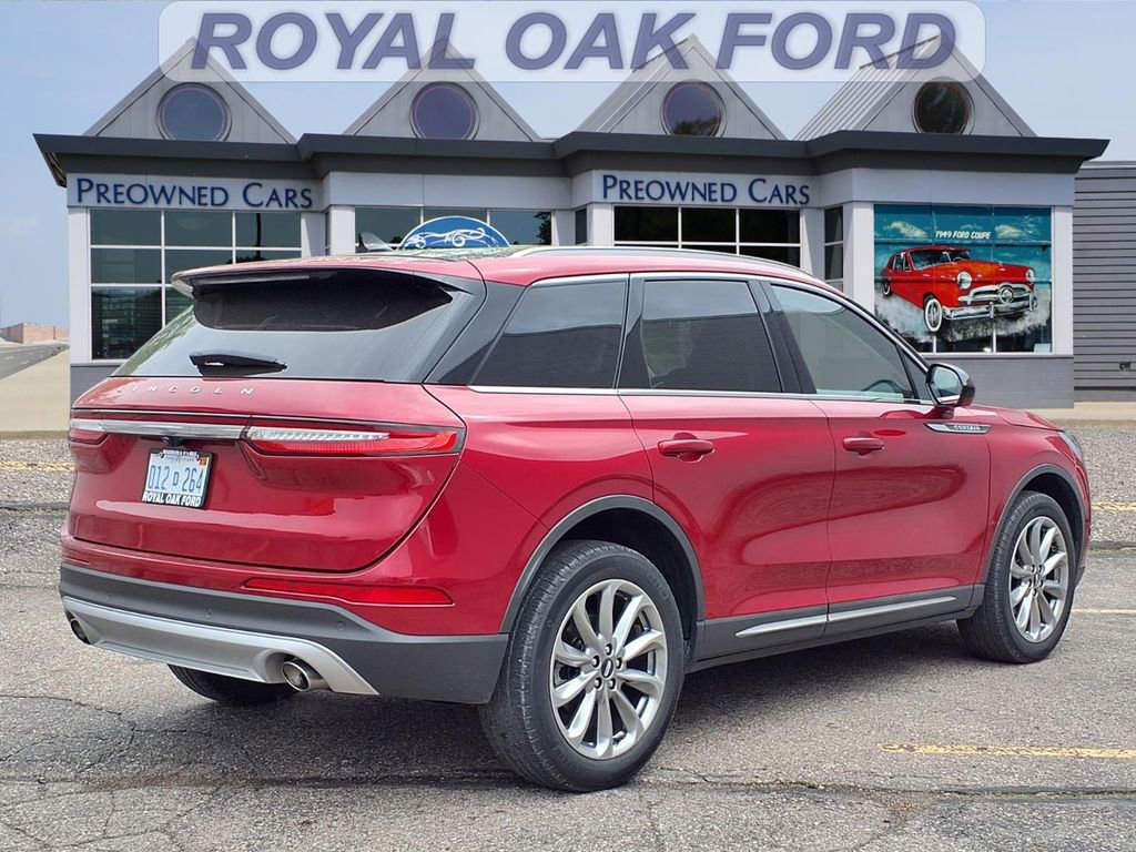 Used 2022 Lincoln Corsair AWD w/ Premium Package image 2