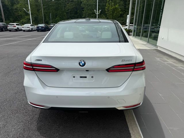 Used 2026 BMW 530i xDrive w/ Executive Package image 8