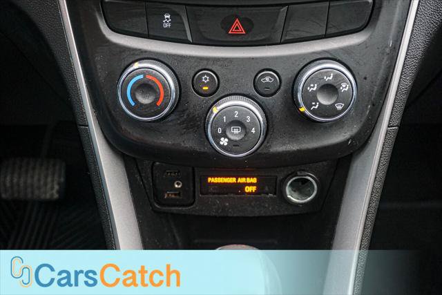 Used 2020 Chevrolet Trax LT w/ LT Convenience Package FWD image 23