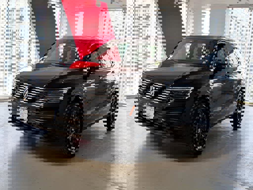 Certified 2023 Volkswagen Tiguan SE image 1