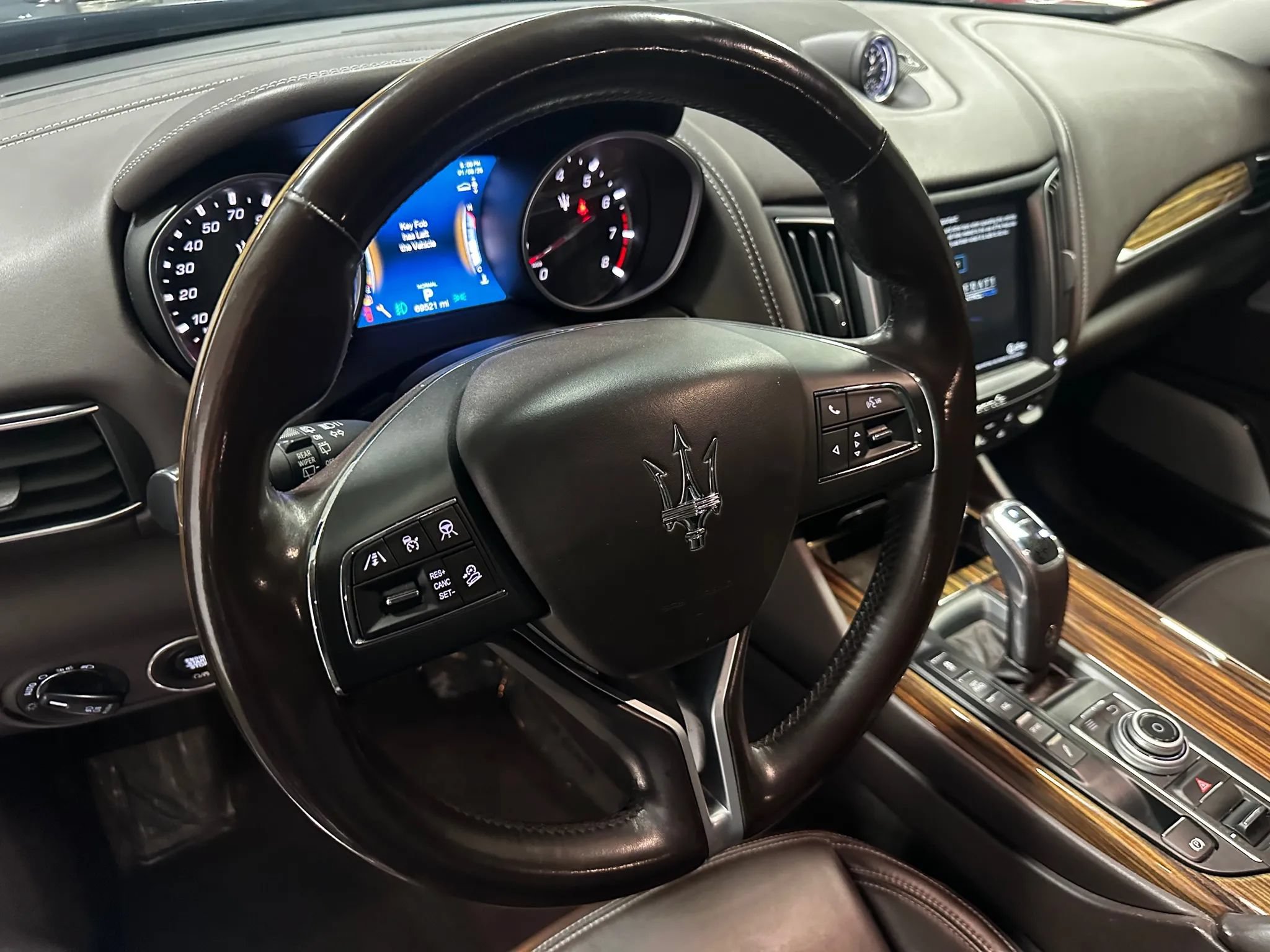 Used 2019 Maserati Levante GranLusso AWD/4WD image 9