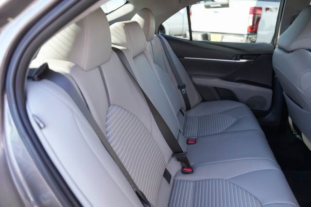 Used 2022 Toyota Camry SE image 16