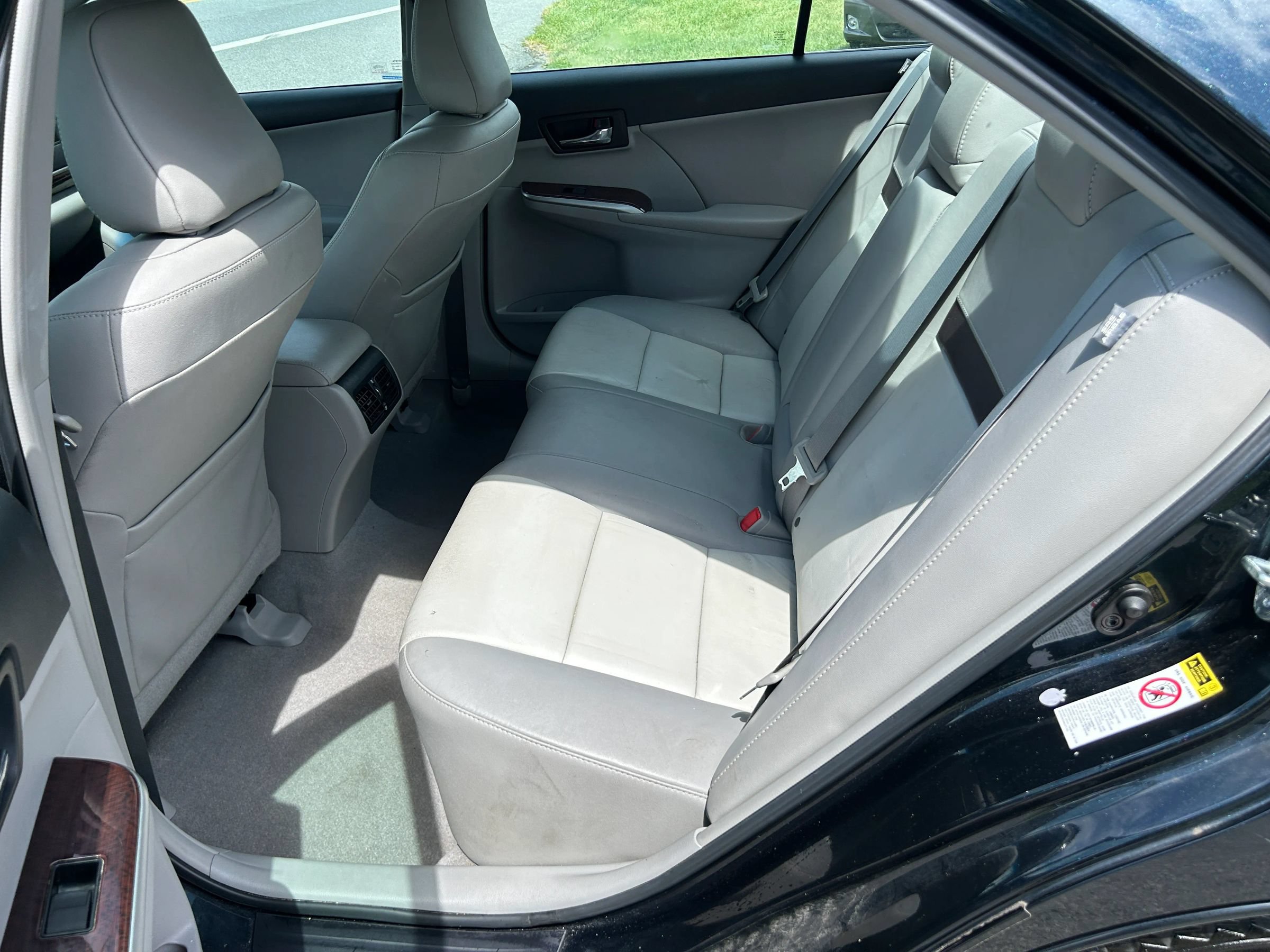 Used 2012 Toyota Camry XLE w/ Leather Pkg FWD image 11
