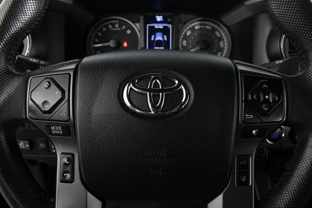 Used 2022 Toyota Tacoma TRD Off-Road image 12