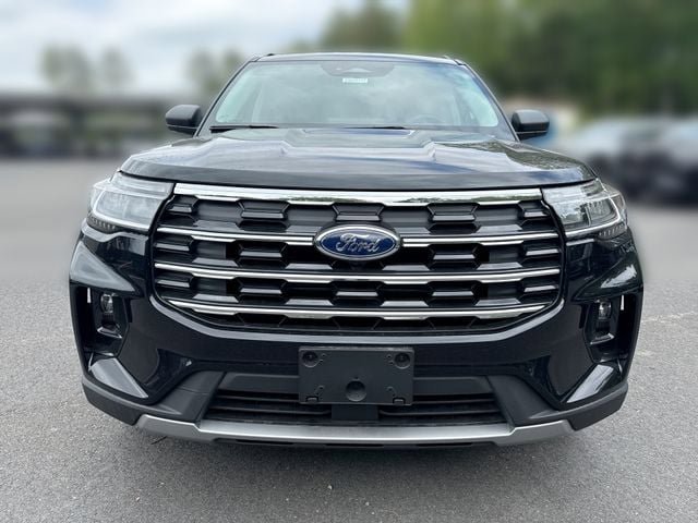 Used 2026 Ford Explorer Active w/ Active Comfort Package AWD/4WD image 3