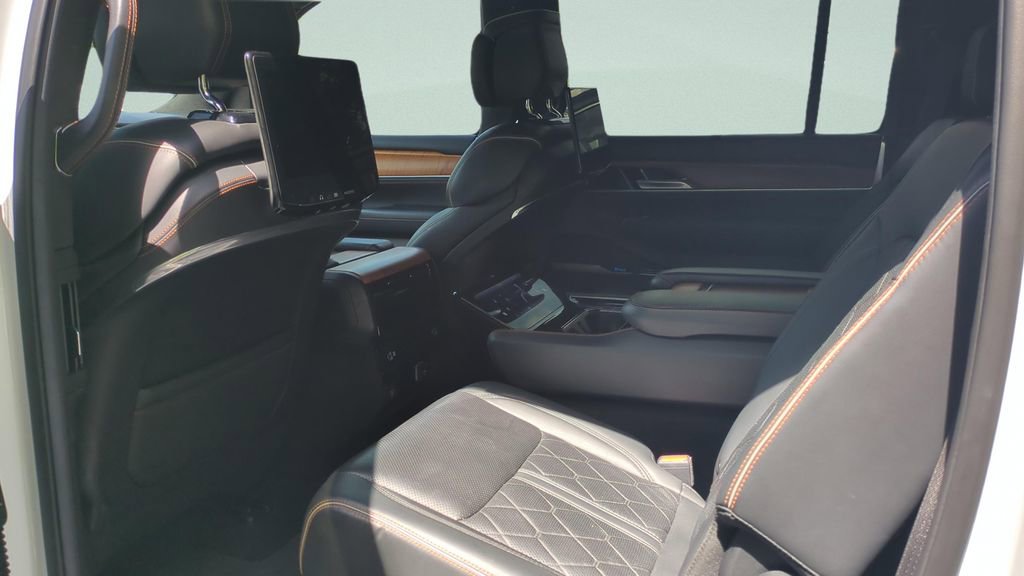 Used 2022 Jeep Grand Wagoneer Series III w/ Rear Seat Video Group 1 image 12