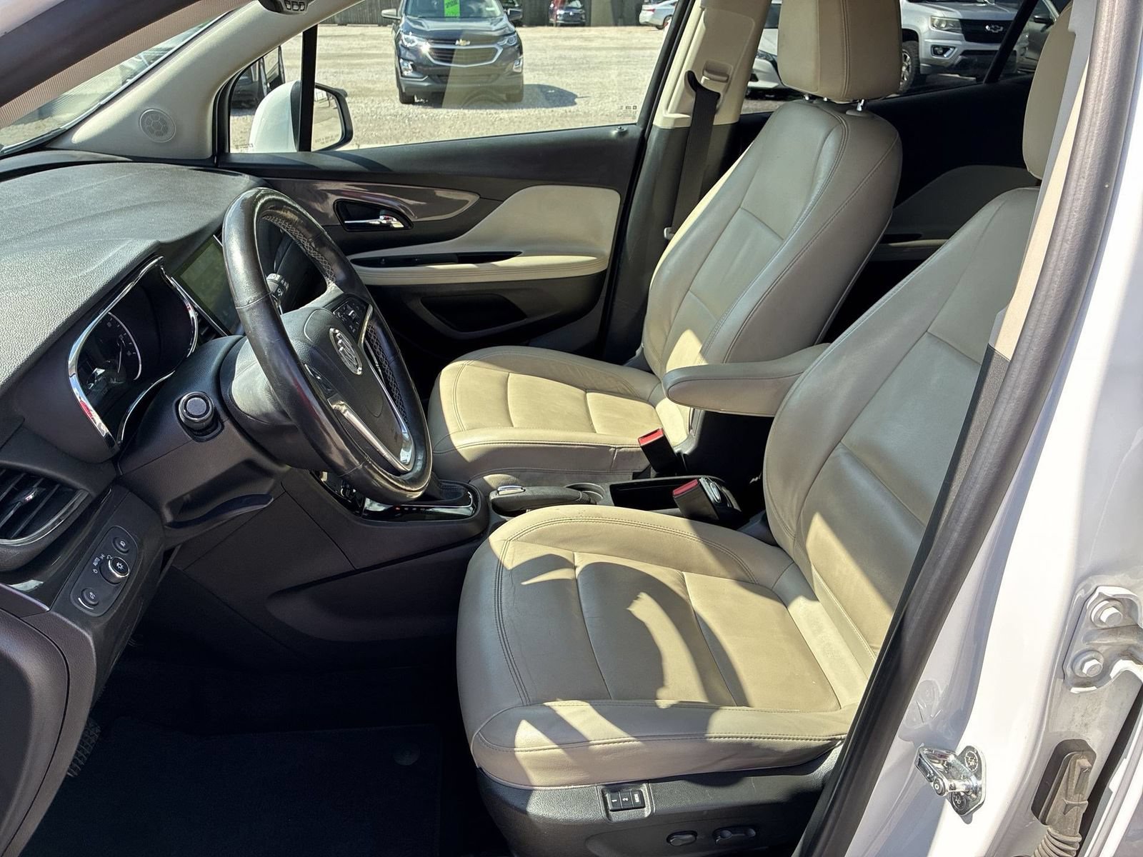 Certified 2019 Buick Encore Essence FWD image 18