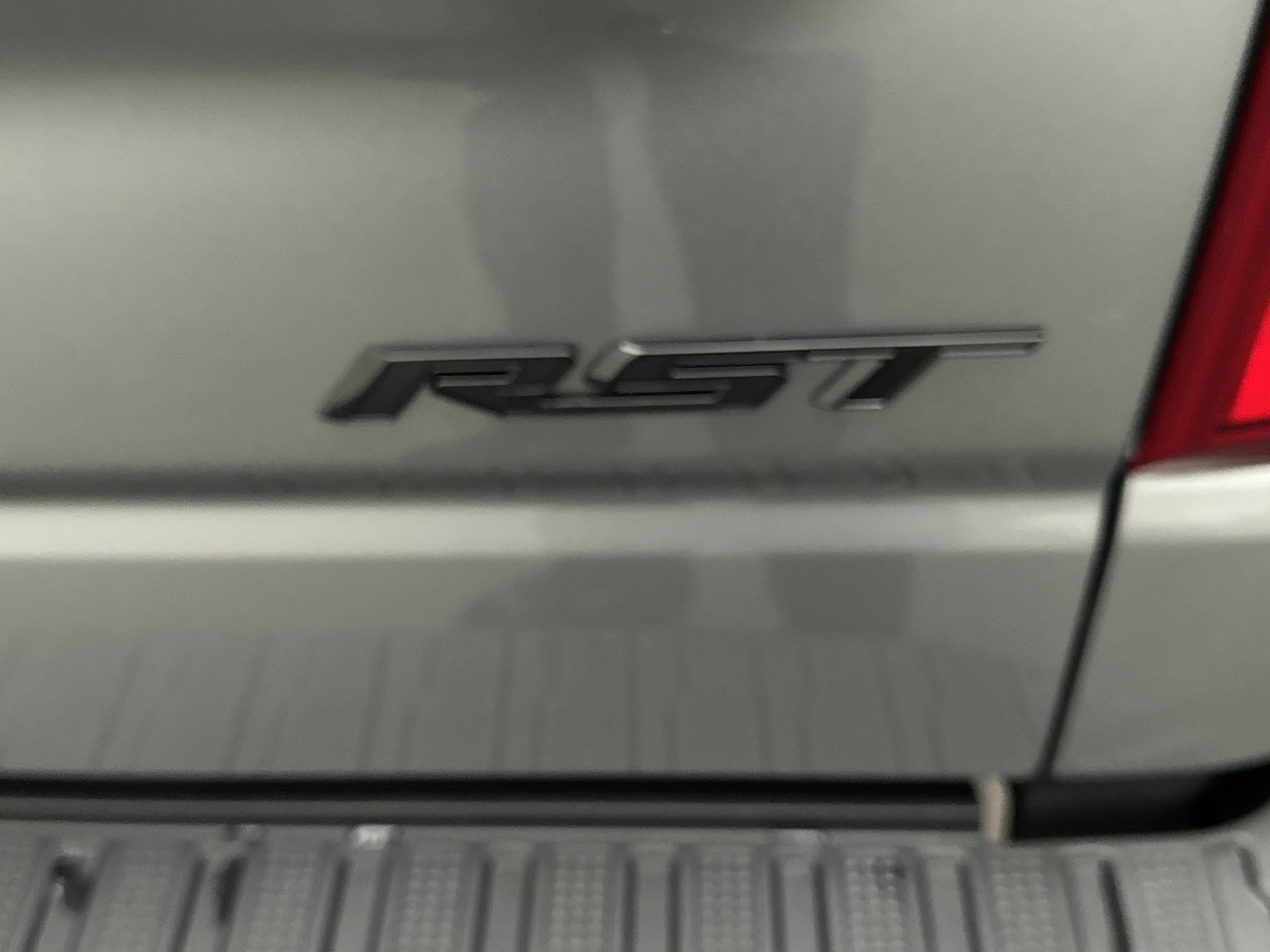 New 2026 Chevrolet Silverado 1500 RST w/ Redline Edition AWD/4WD image 15