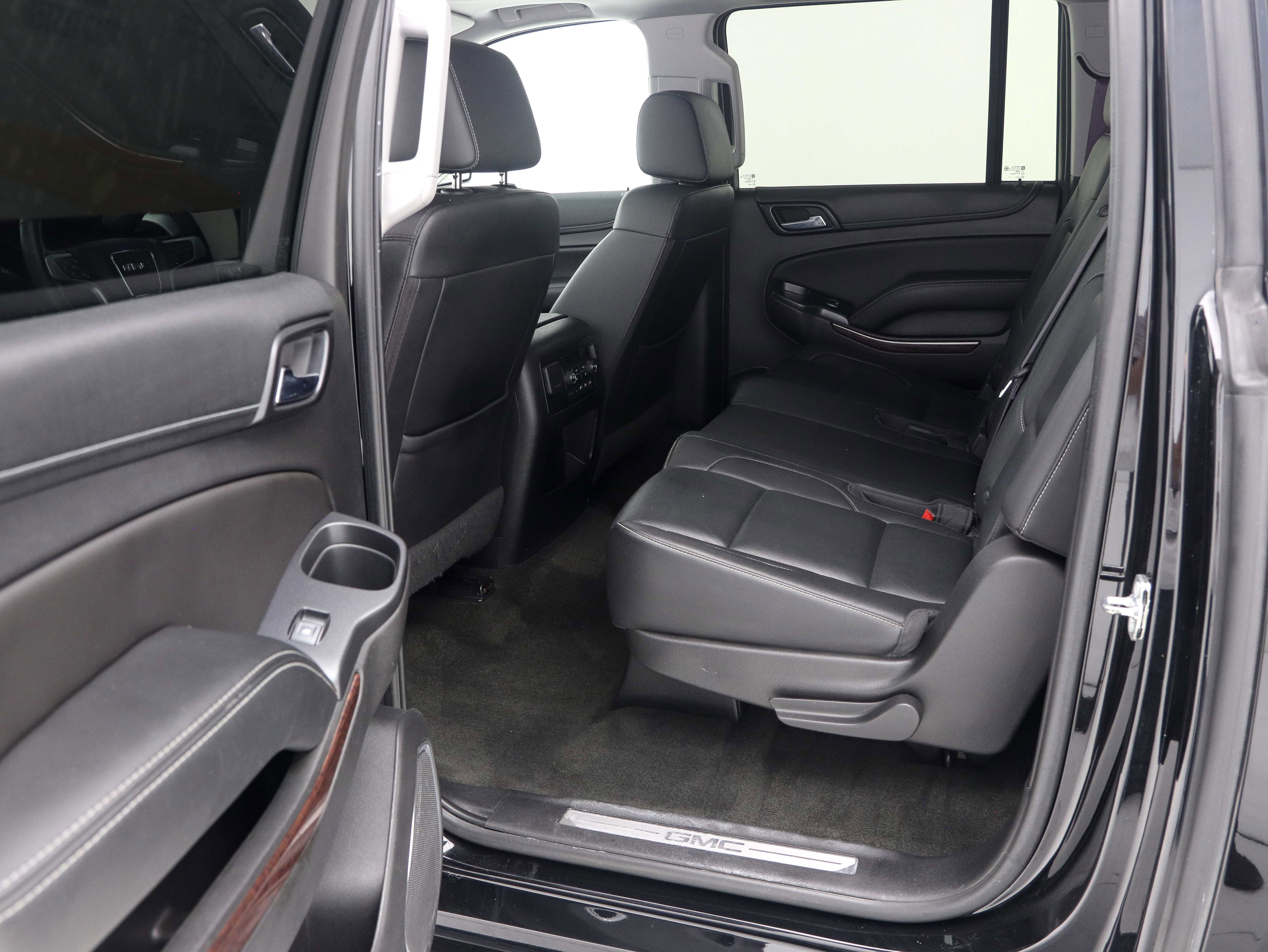 Used 2017 GMC Yukon XL SLT w/ Open Road Package AWD/4WD image 22