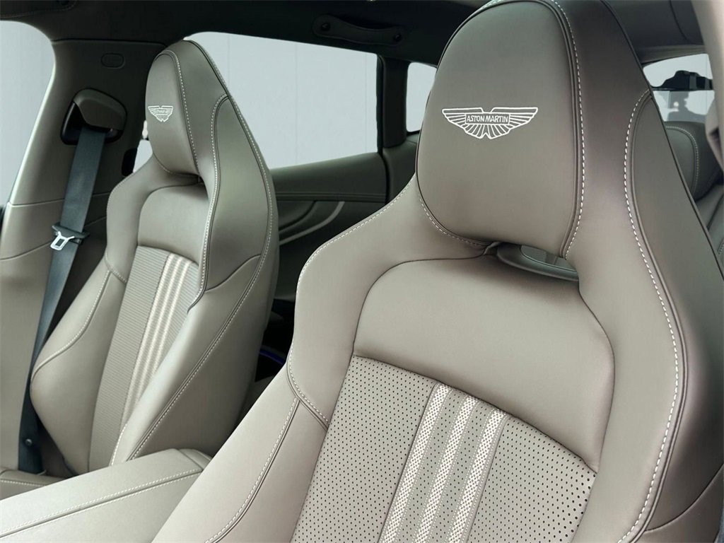 New 2026 Aston Martin DBX 707 image 34