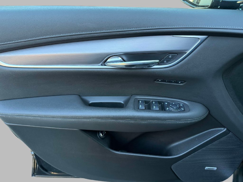 Certified 2025 Cadillac XT6 Luxury AWD/4WD image 21
