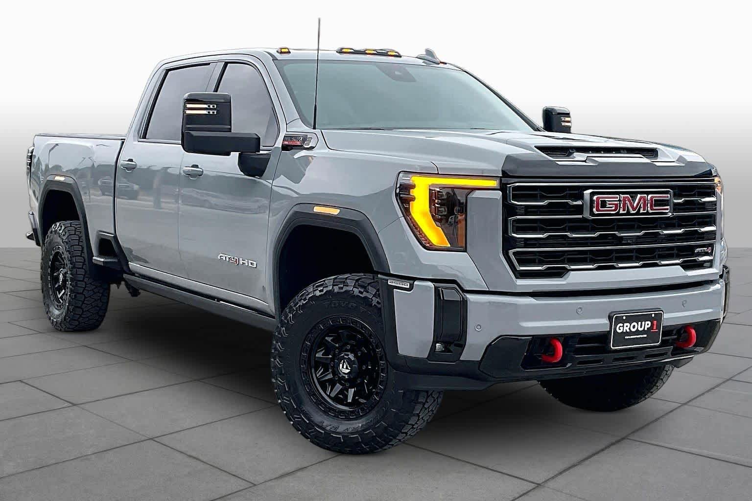 Used 2025 GMC Sierra 2500 AT4 w/ AT4 Premium Plus Package AWD/4WD image 3
