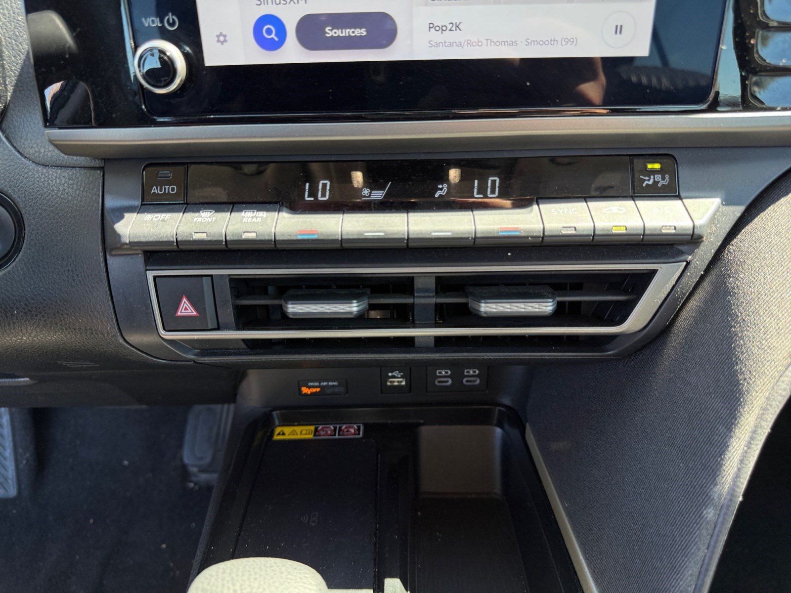 Used 2025 Toyota Camry LE FWD image 12