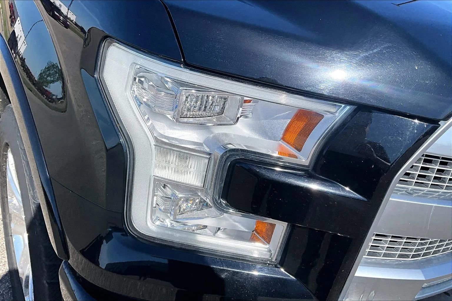 Used 2016 Ford F150 Platinum w/ Technology Package AWD/4WD image 39