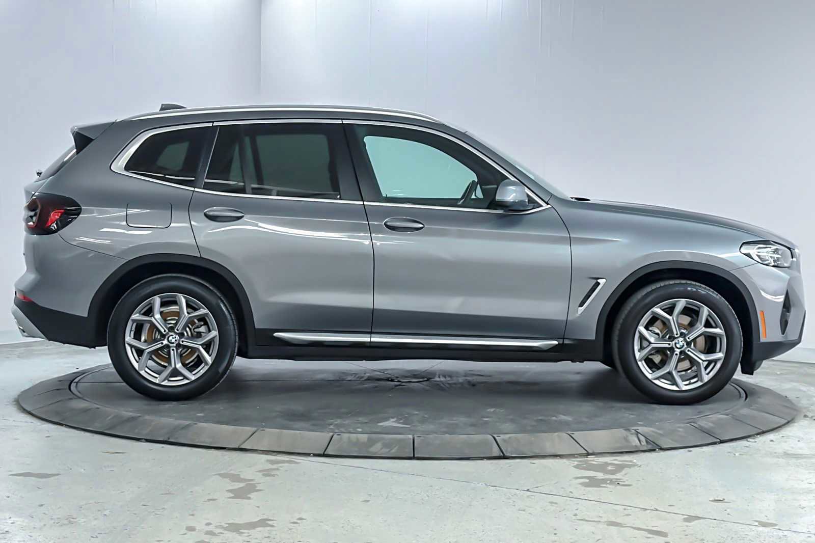 Used 2023 BMW X3 sDrive30i image 8