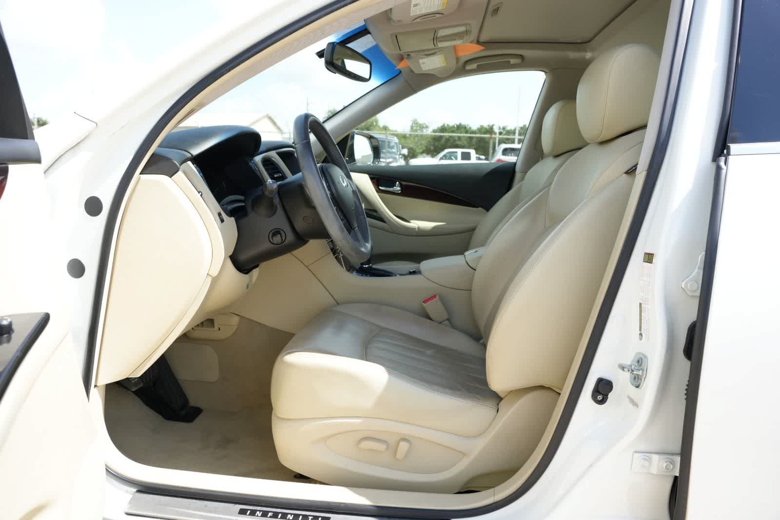 Used 2016 INFINITI QX50 2WD w/ Premium Plus Package image 16