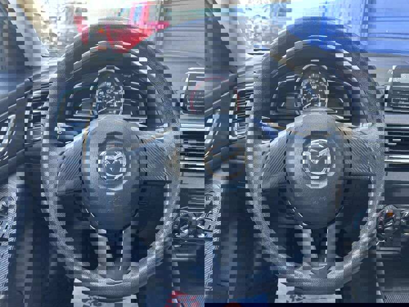 Used 2015 MAZDA MAZDA3 i SV FWD image 12