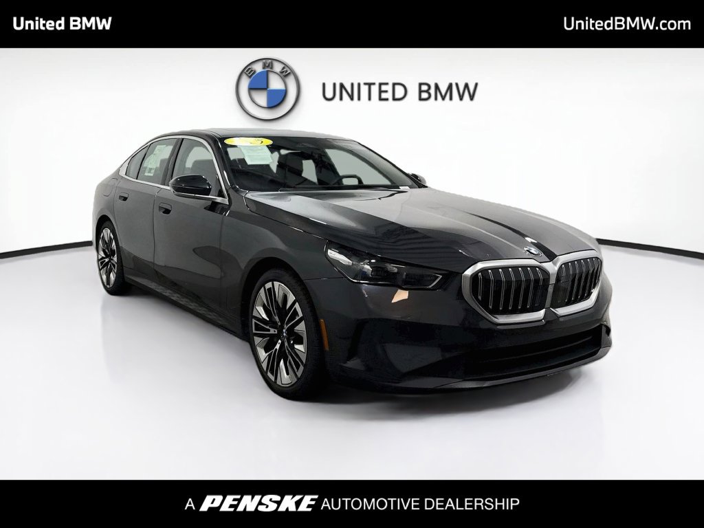 Certified 2026 BMW 530i RWD image 3