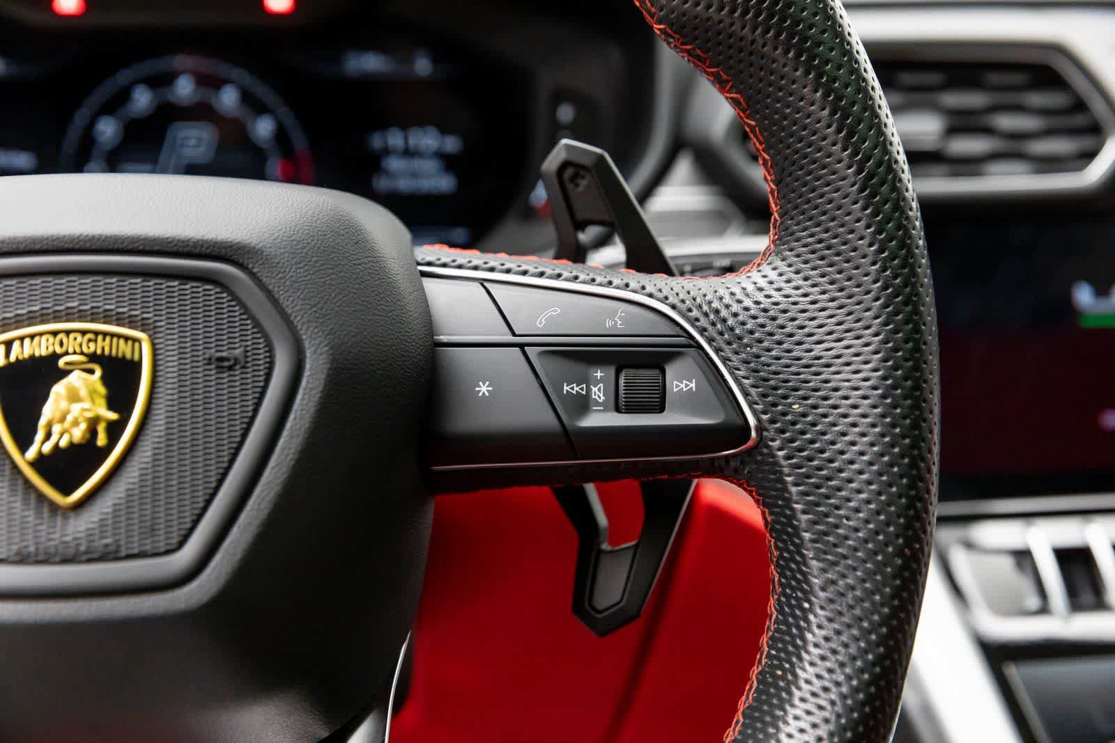 Used 2022 Lamborghini Urus image 33
