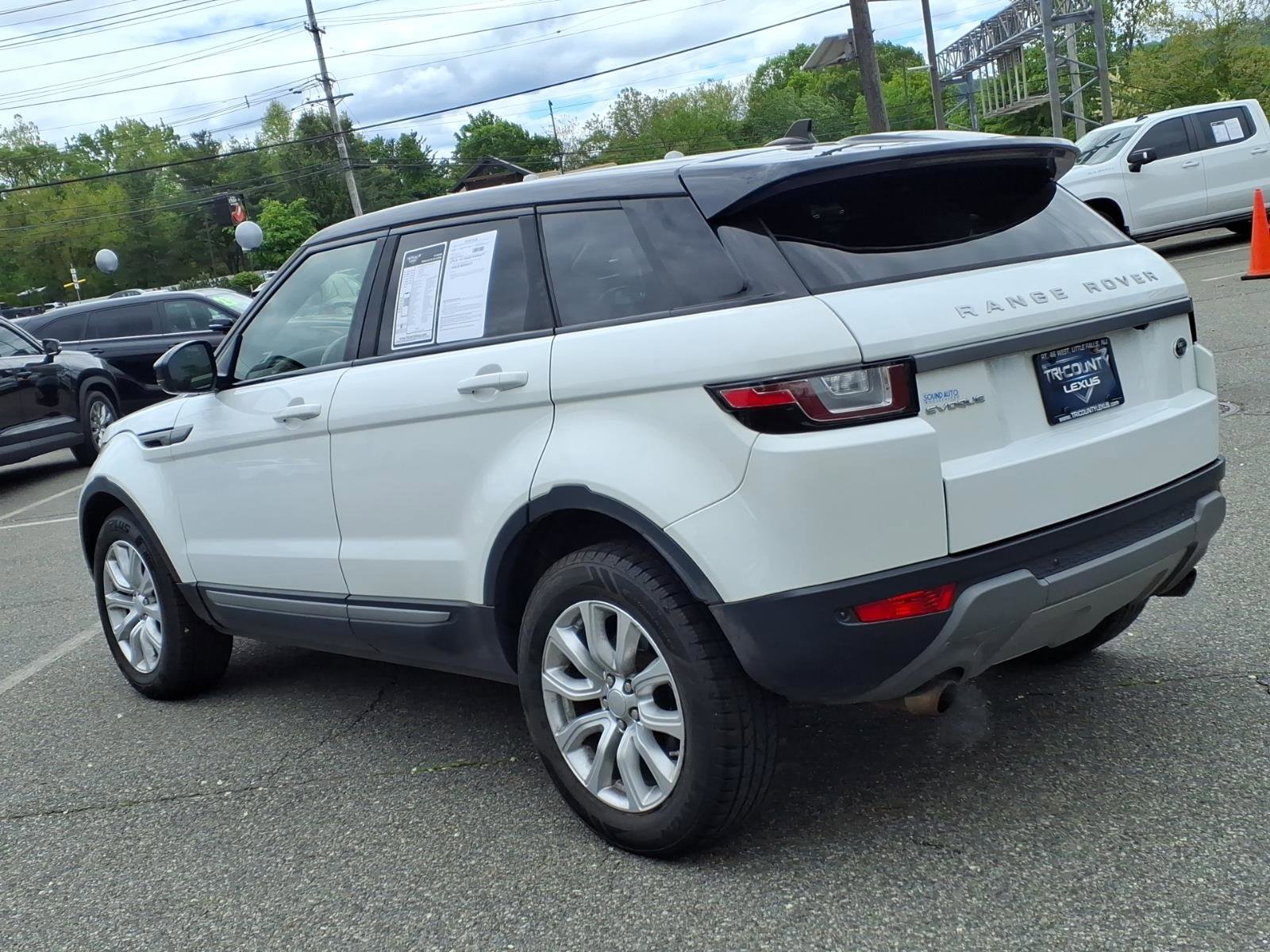 Used 2016 Land Rover Range Rover Evoque SE AWD/4WD image 4