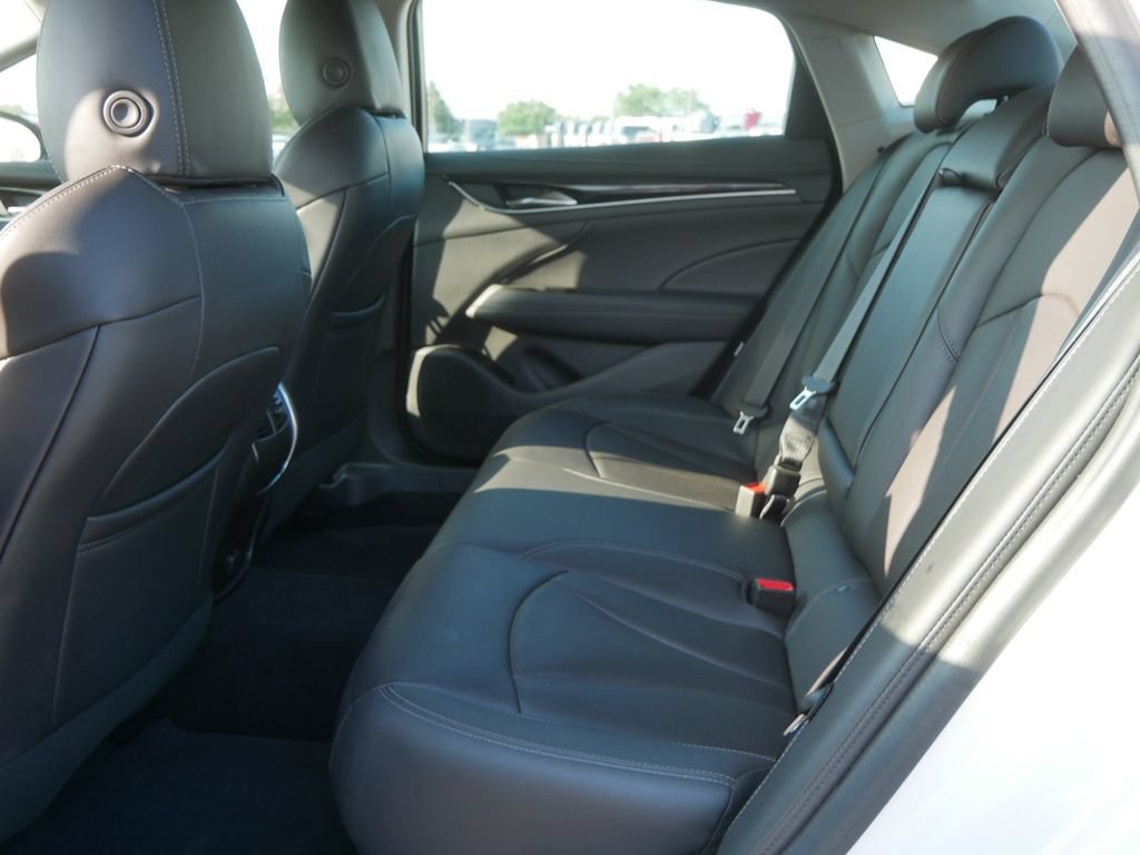 Used 2019 Buick LaCrosse Essence FWD image 14