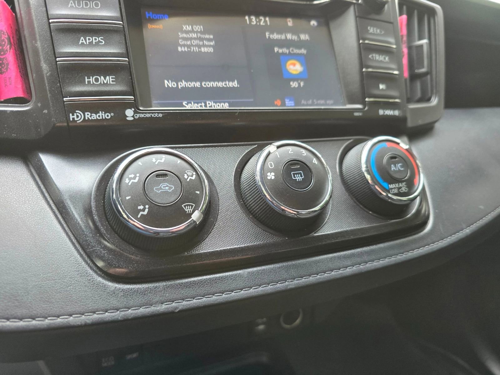 Used 2016 Toyota RAV4 LE AWD/4WD image 28