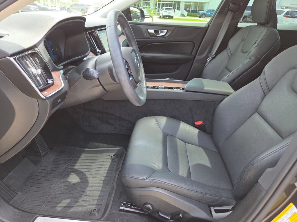 Used 2025 Volvo S60 B5 Plus w/ Protection Package Premier FWD image 27