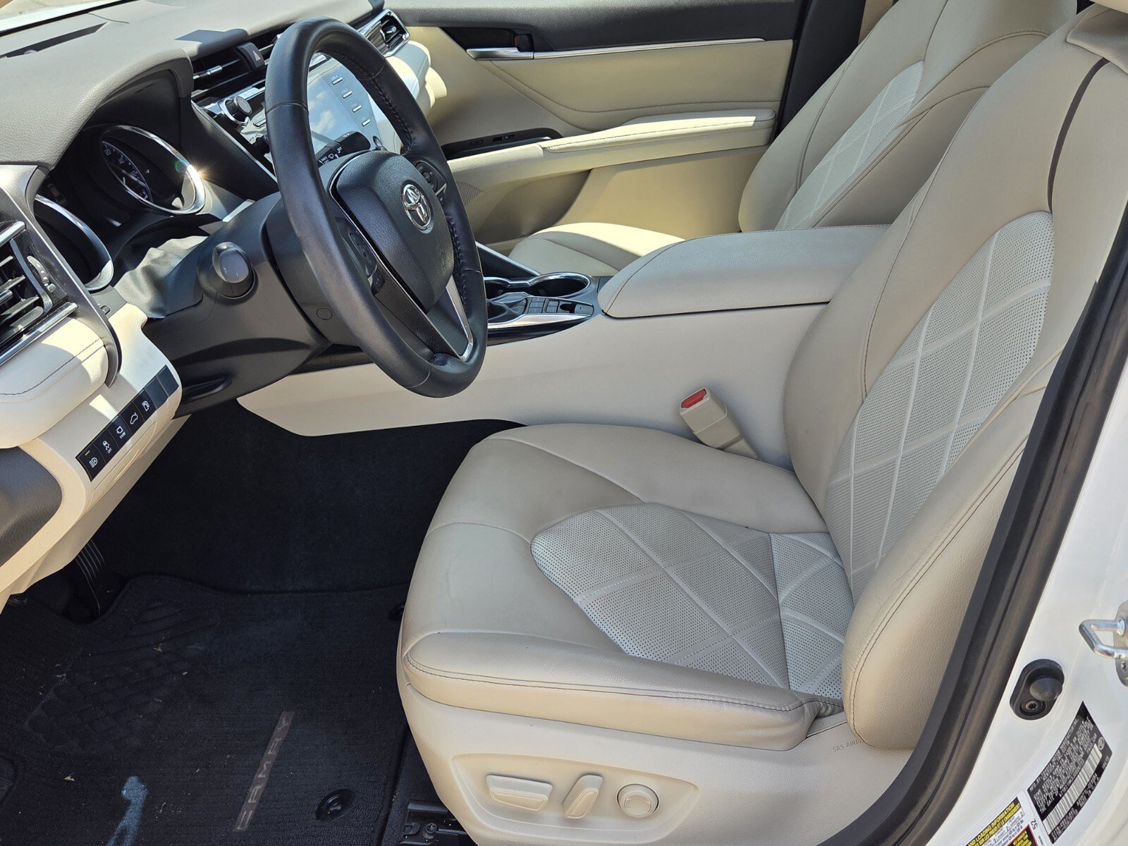 Used 2018 Toyota Camry XLE w/ Audio Package FWD image 4