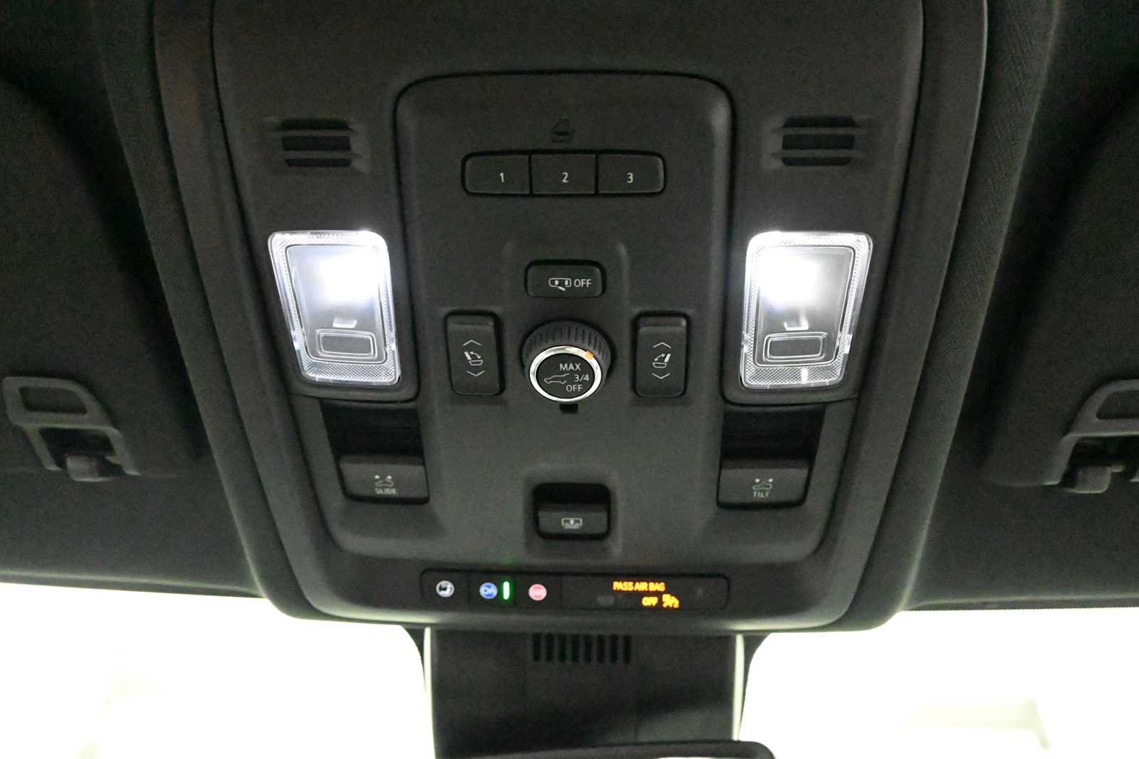 Used 2024 GMC Yukon XL SLT w/ SLT Luxury Package AWD/4WD image 26