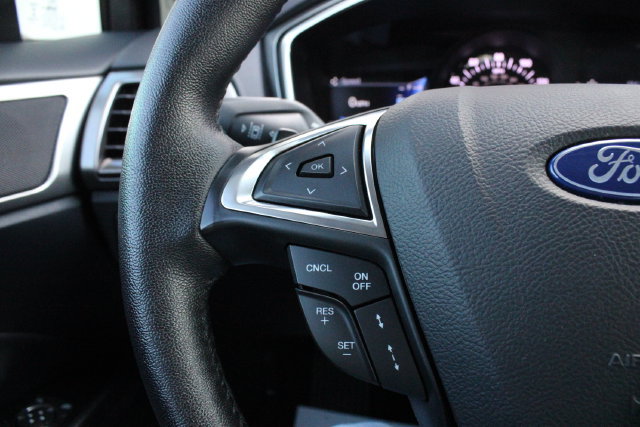 Used 2019 Ford Fusion SEL FWD image 12