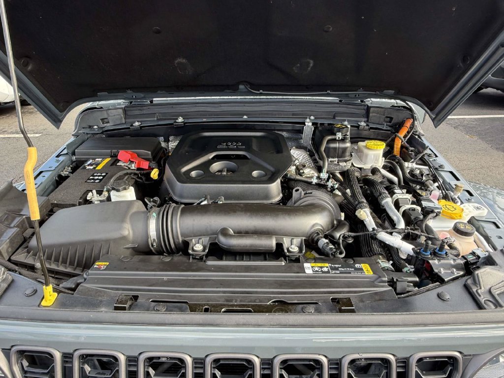 Used 2024 Jeep Wrangler Unlimited AWD/4WD image 12