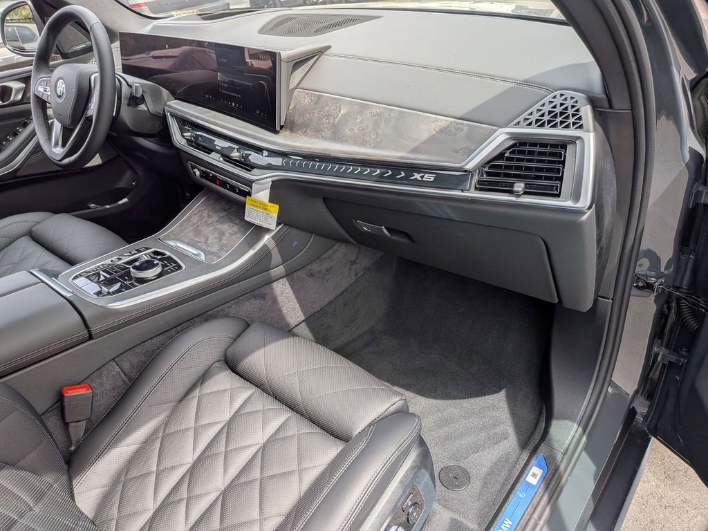 New 2026 BMW X5 xDrive50e image 9