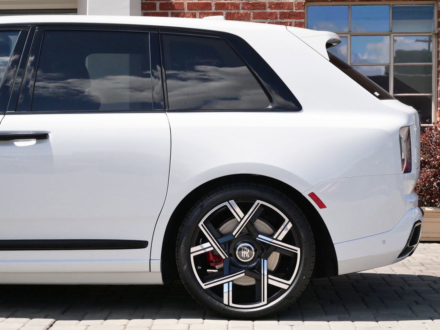 New 2026 Rolls-Royce Cullinan Black Badge AWD/4WD image 23