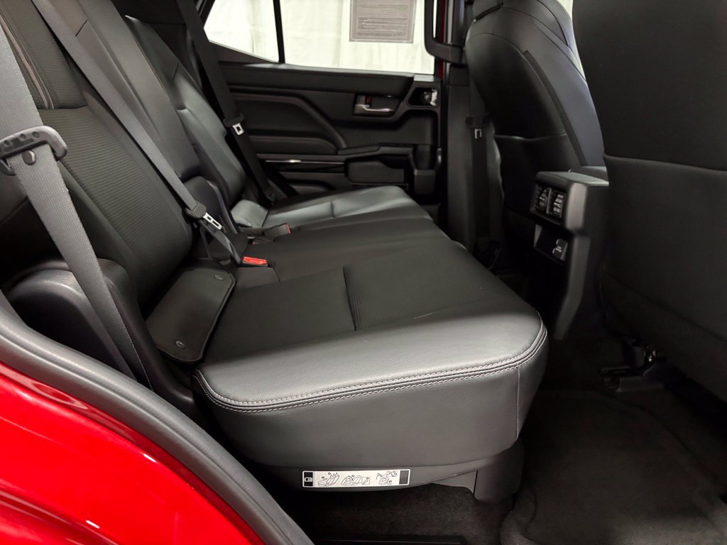 Used 2025 Toyota 4Runner Limited AWD/4WD image 52