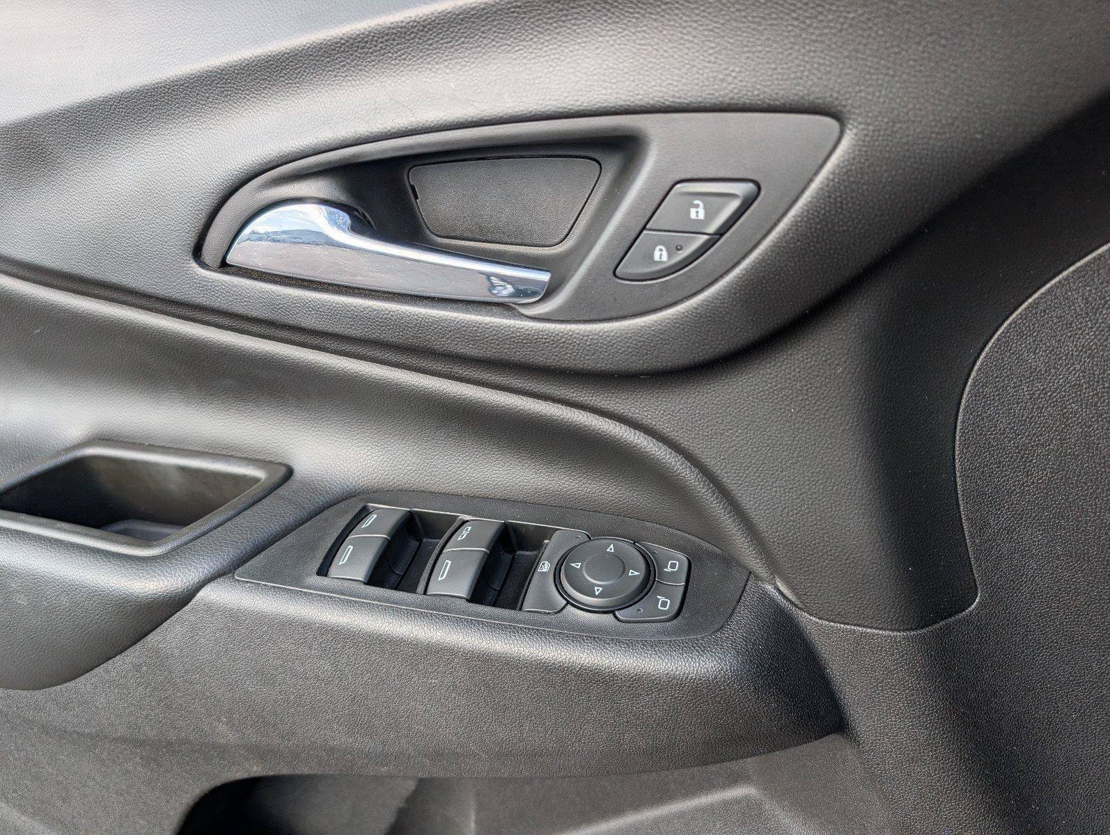 Used 2019 Chevrolet Equinox LT FWD image 16