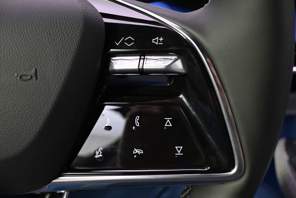 New 2026 Cadillac Optiq Luxury 2 AWD/4WD image 33